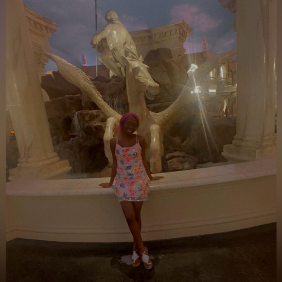 Meet your Posher, Champagne.🍾 - Picture 1 of 1